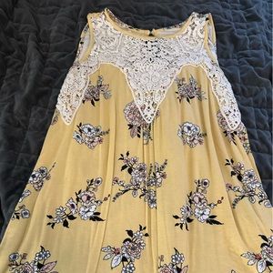 Maurice’s Yellow floral tank top